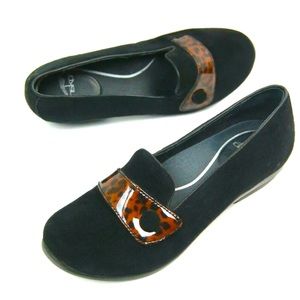 Dansko Olena black leather tortoise detail slip on
loafers, size 40, US 9.5